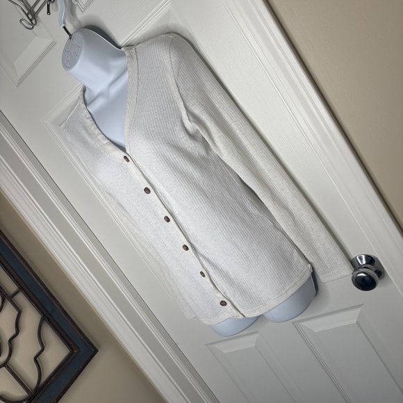 Doe & Rae Cream Button-Front Cardigan Medium - Picture 3 of 4